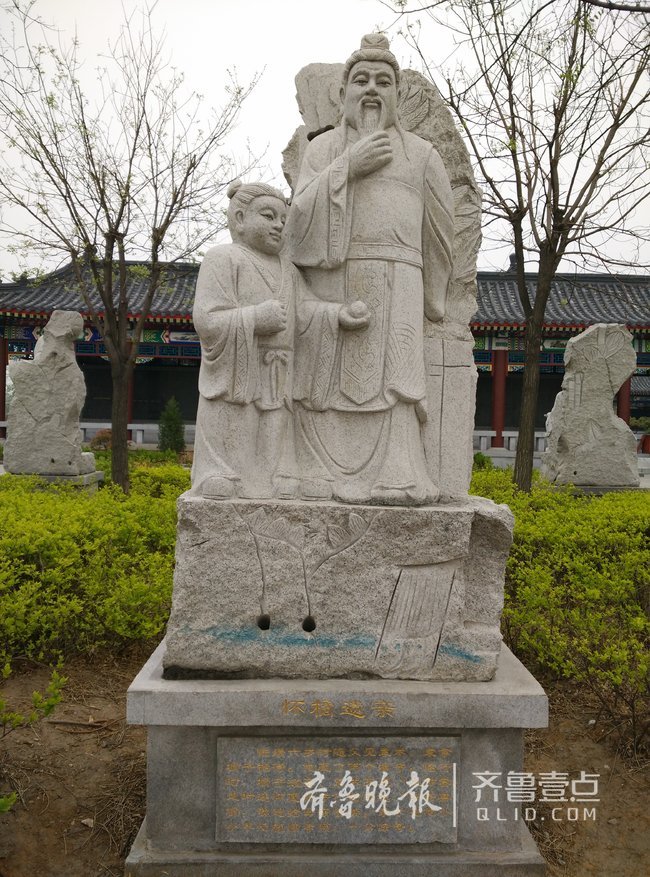 解讀二十四孝雕塑四：行傭供母、懷橘遺親、埋兒奉母