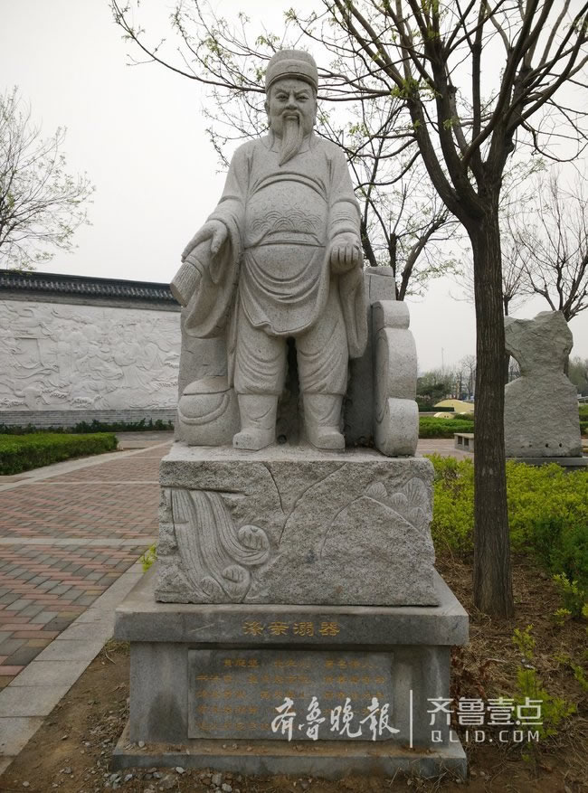解讀二十四孝雕塑八：嘗糞憂心、棄官尋母、滌親溺器