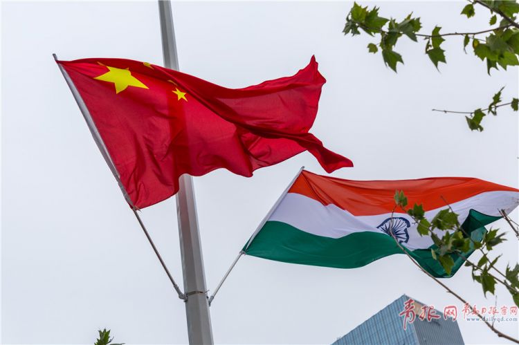 五四廣場(chǎng)上合組織青島峰會(huì)雕塑吸人眼球