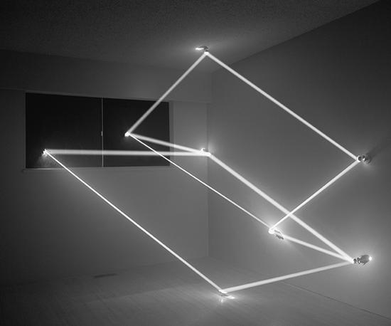 角度光構(gòu)建的雕塑