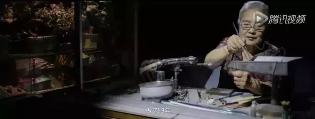 傳承700年的皇家工藝——流光溢彩的“火中雕塑”