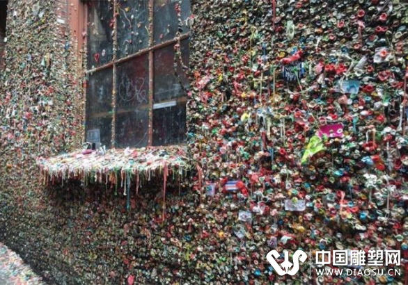 全世界最“惡心”的雕塑，這位行為藝術(shù)家的創(chuàng)造令人摸不著頭腦！