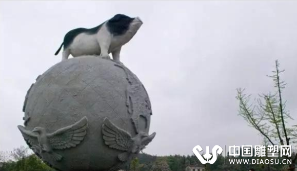 這些奇葩的雕塑！網(wǎng)友們看了紛紛表示“辣眼睛”