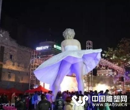 這些奇葩的雕塑！網(wǎng)友們看了紛紛表示“辣眼睛”