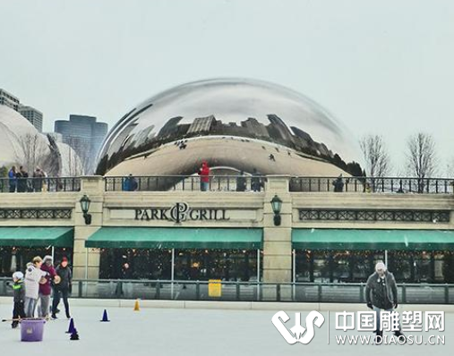 芝加哥標志性雕塑之一，宛若銀色水滴的趣味建筑！
