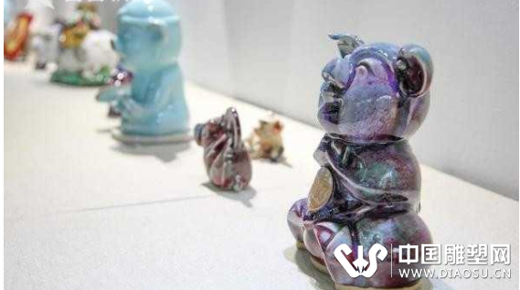 金豬迎春 世紀(jì)公園陶瓷雕塑生肖主題系列展揭幕