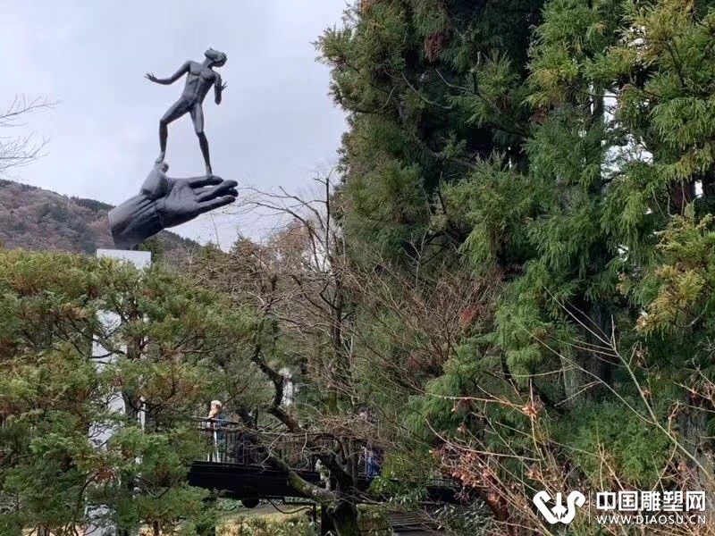 我是為了雕刻森林公園才來神奈川的……