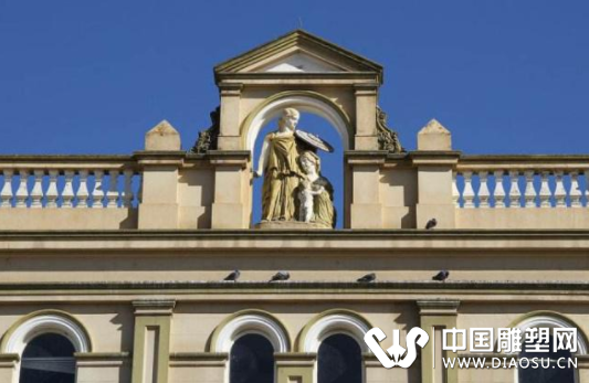 世界上最大的混凝土綿羊雕塑是古爾本的標(biāo)志
