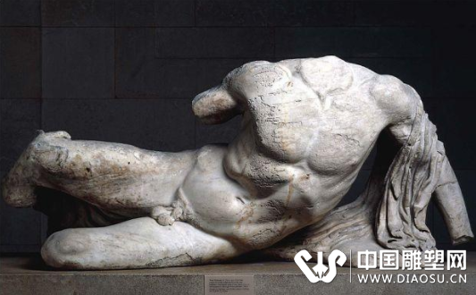 美人魚穿抹胸？！但雕塑從什么時(shí)候開始脫掉衣服的？