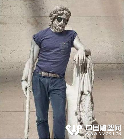美人魚穿抹胸？！但雕塑從什么時(shí)候開始脫掉衣服的？