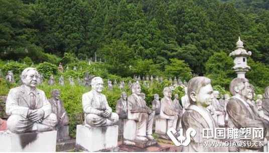 日本土豪為親人建雕塑，800個花費近4個億，網(wǎng)友這個真不錯！